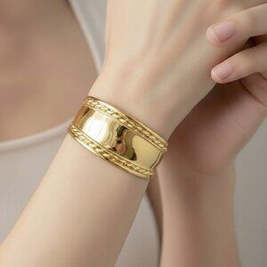 Luxury Elegant Twisted Wide Curved Stainless Steel Open Bracelet Bangle